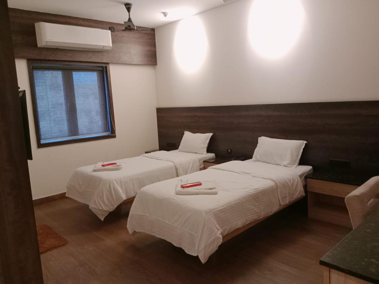 Ant Biz Rooms Near Chennai Trade Centre Exterior photo